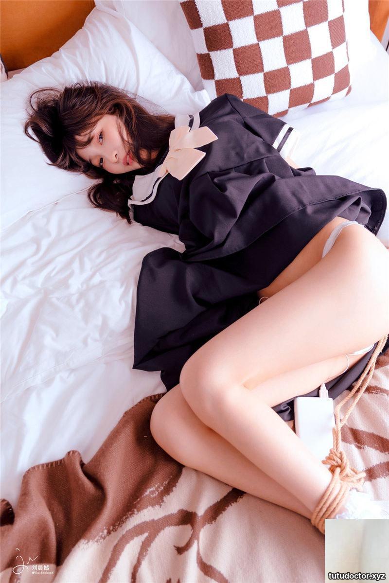Online Twitter private room photos of pink school girls · photo 3 of 28