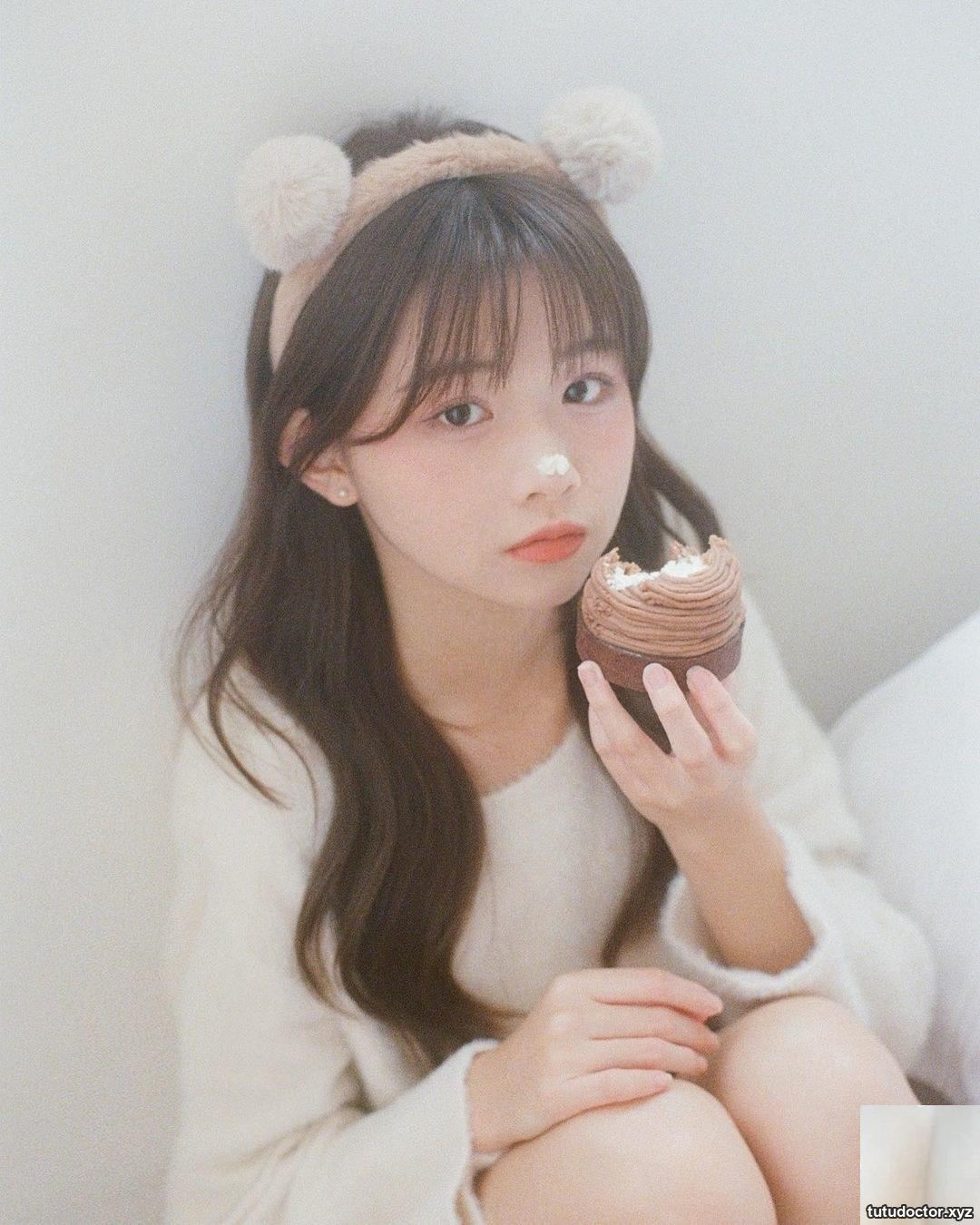 The sweetest girl “Zhenzhenee” has a good appearance and is so sweet that she is cute and yet sexy (9P)