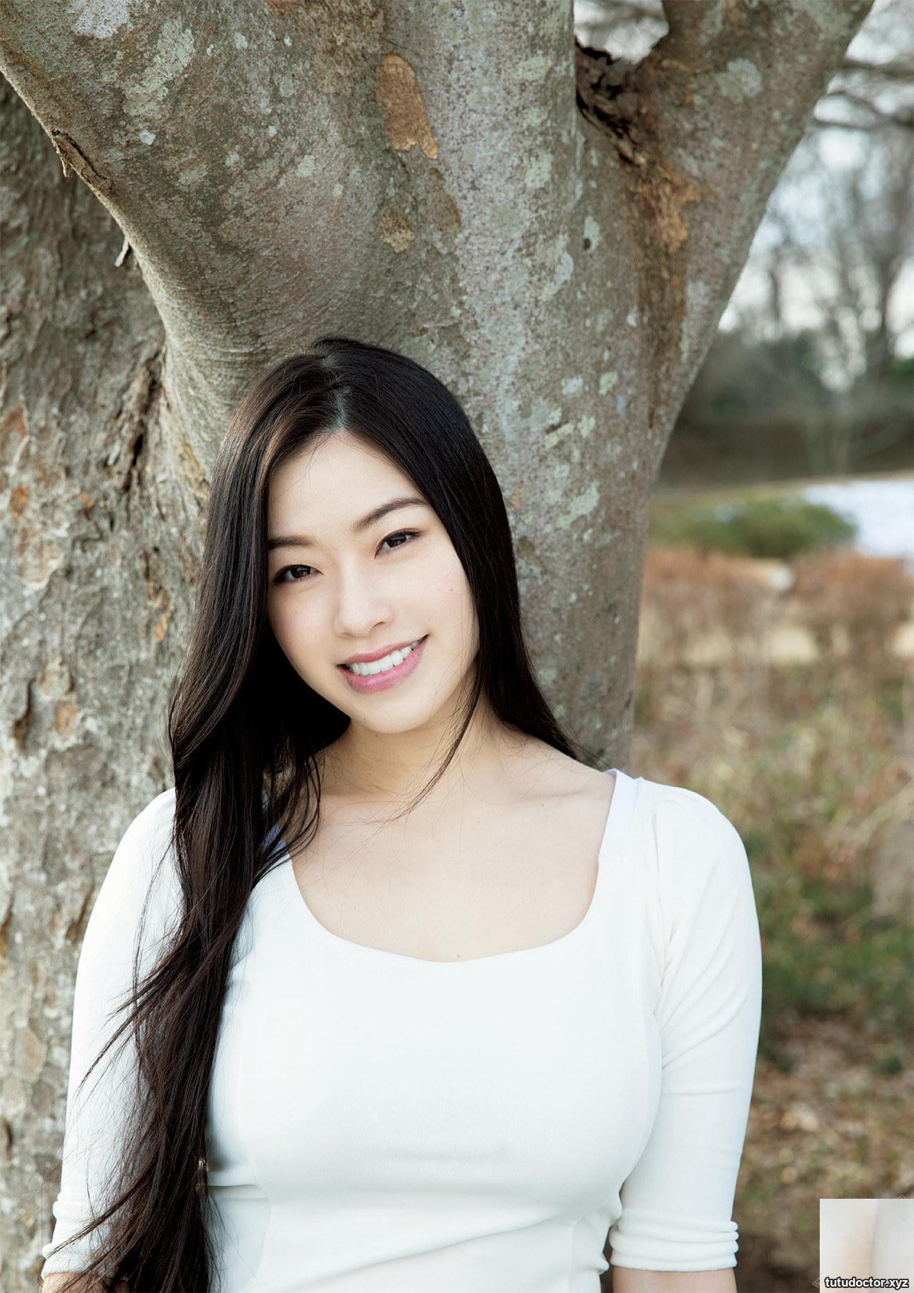 The elegant beauty exudes a strong milky fragrance · photo 3 of 22
