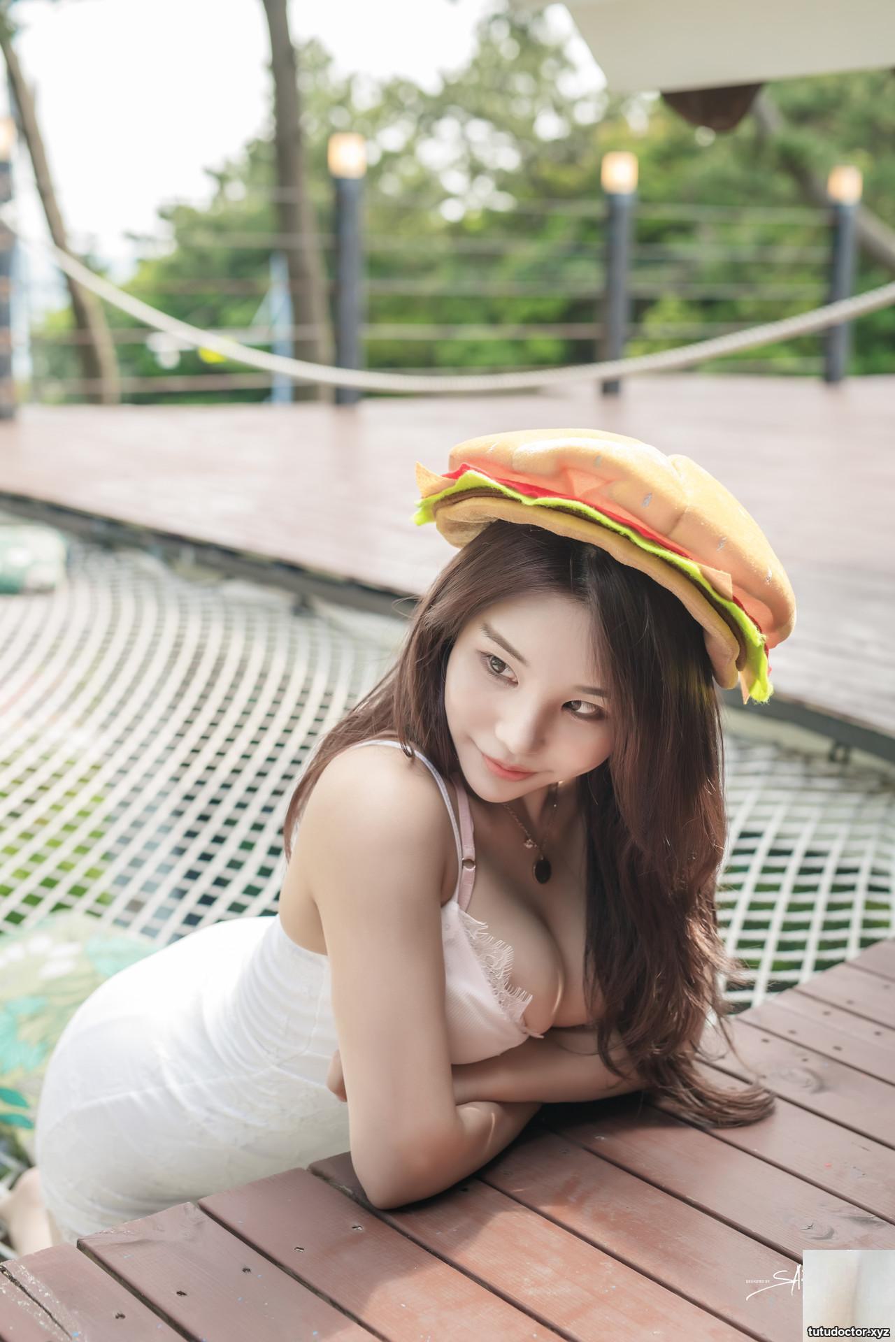 Zzyuri 쮸리, (SAINT Photolife) Jezzyuri (6 · photo 9 of 65