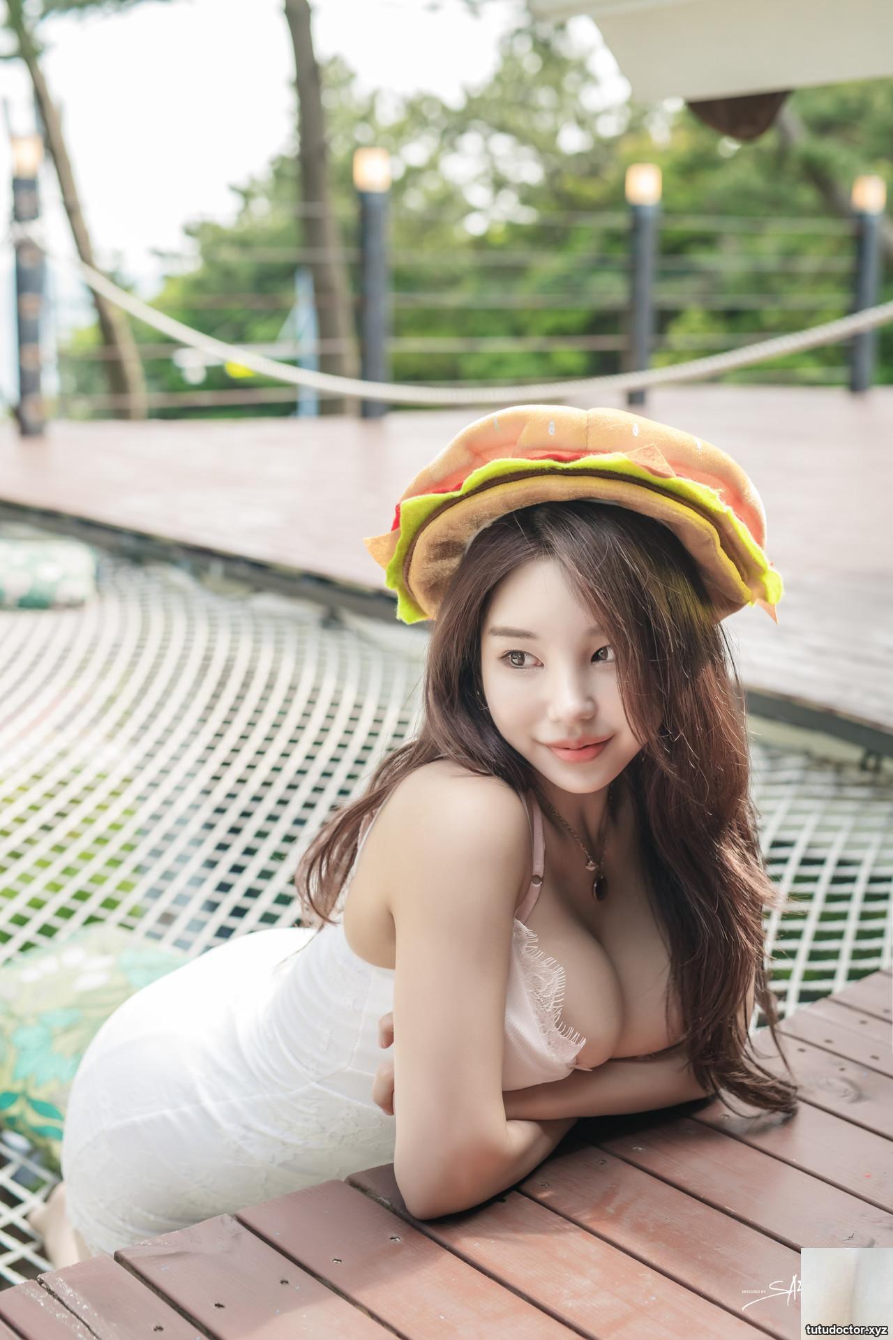 Zzyuri 쮸리, (SAINT Photolife) Jezzyuri (6 · photo 11 of 65