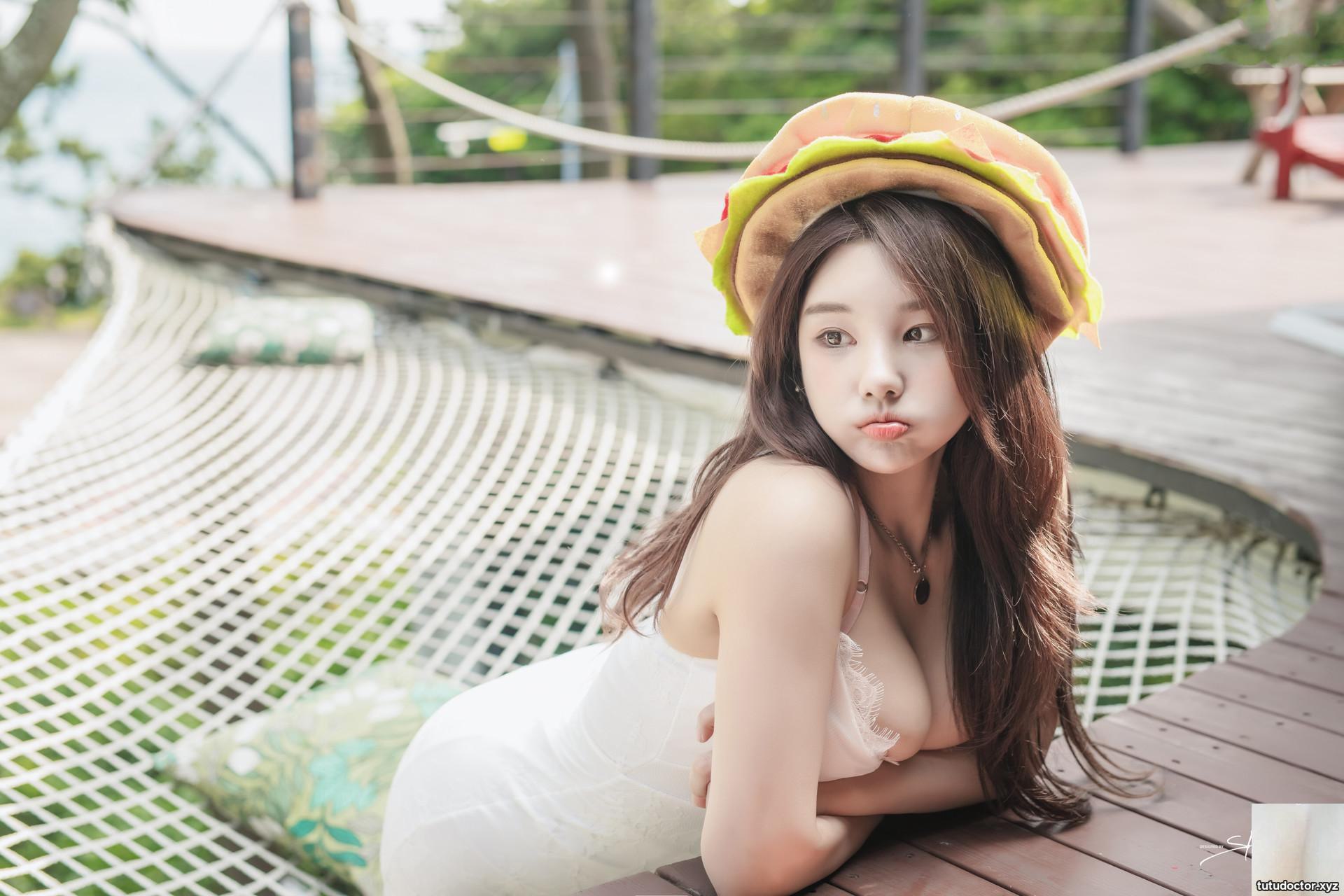Zzyuri 쮸리, (SAINT Photolife) Jezzyuri (6 · photo 12 of 65