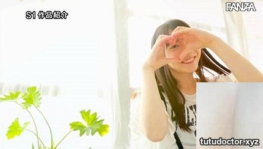 Kozue Fujita: Extremely erotic 19-year-old author Erotic idol · photo 33 of 47