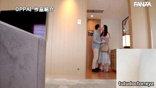 Eri Takigawa: The K-cup married woman found at a pub in Hachioji · photo 17 of 69