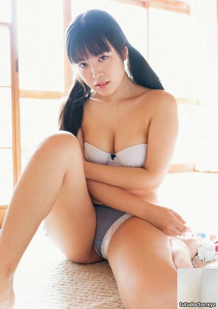 She has fair skin and a plump figure that cant be contained · photo 5 of 10