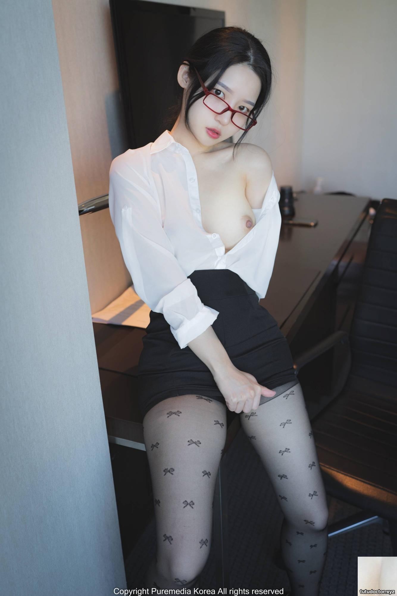 Black stocking addict, look here! The sexy girl in black · photo 27 of 77