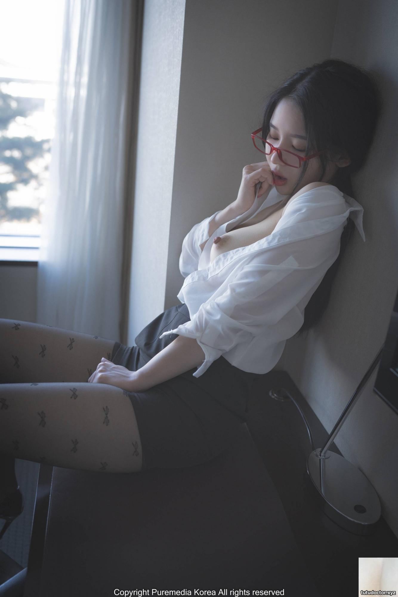 Black stocking addict, look here! The sexy girl in black · photo 34 of 77