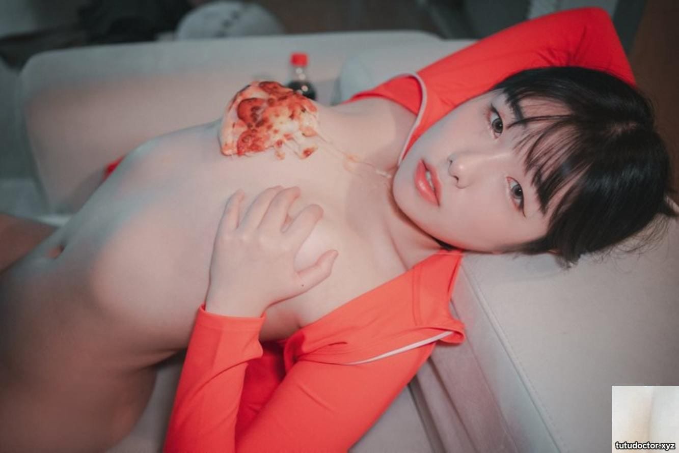 Sonson(손손) Pizza Girl 2 provocative posture challenges your · photo 38 of 40
