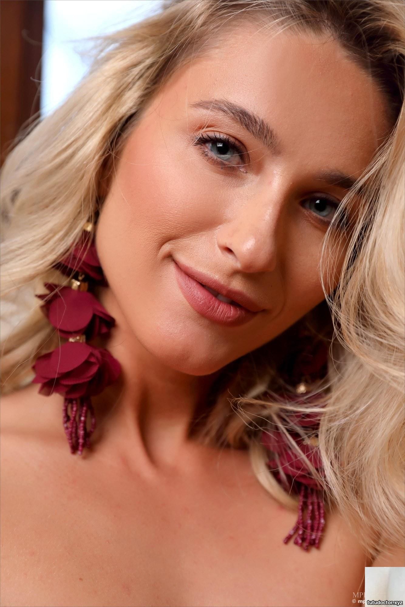 Cara Mell (Cara Mel) Ukraine (3) · photo 34 of 80