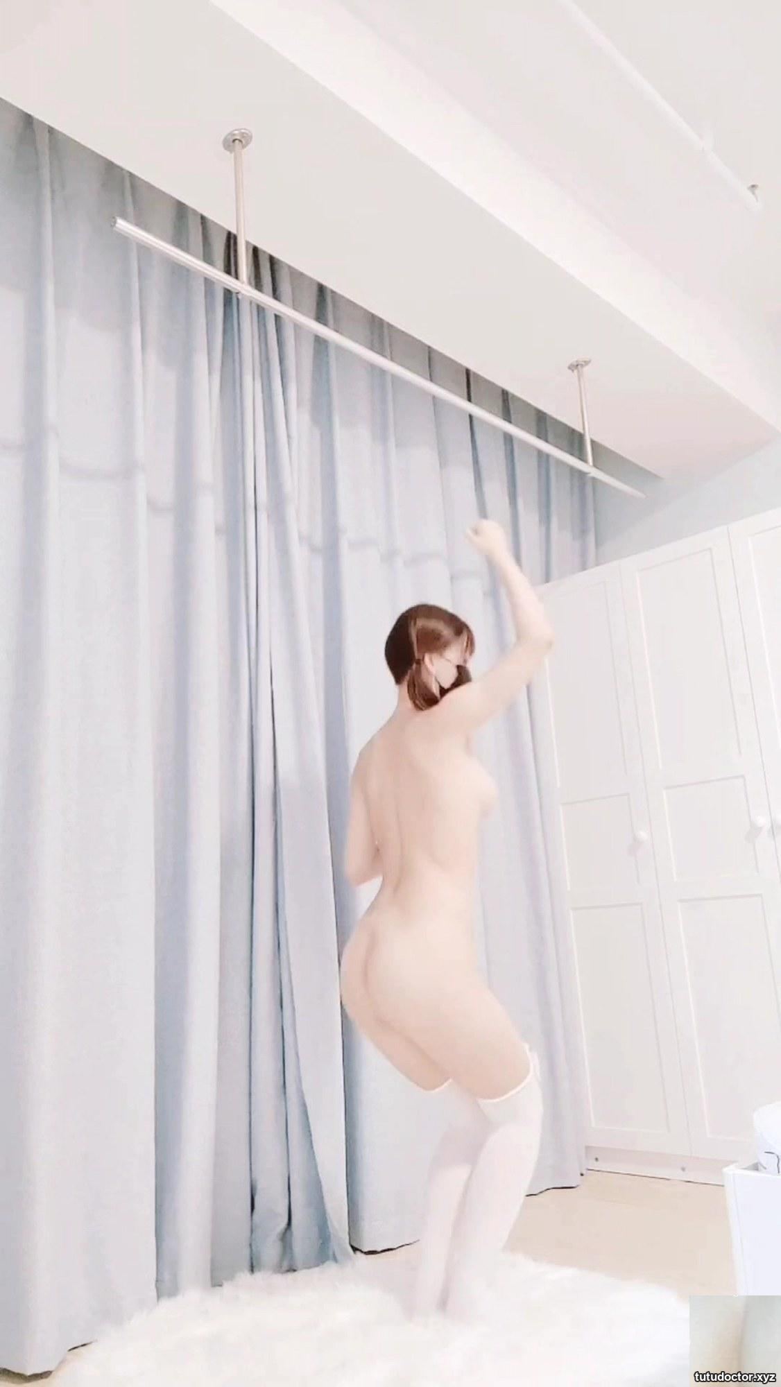 Beautiful girl girl naked body selfie · photo 17 of 45