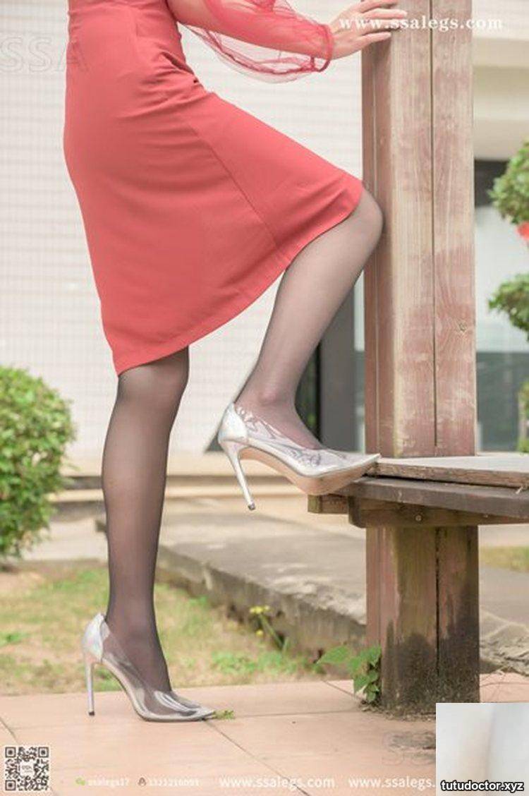 No.354 Junjun, the weather is nice, lets go to the park with her · photo 43 of 64