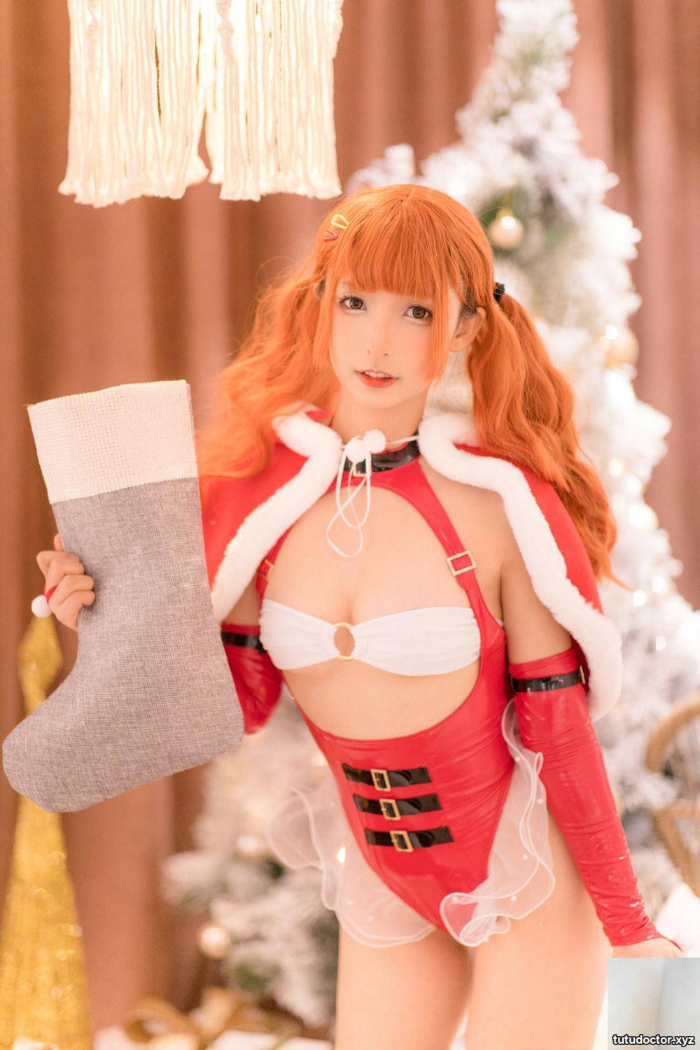 Kagakusaka Mafuyus sexy high-cut outfit in Christmas Girls 3 · photo 9 of 74