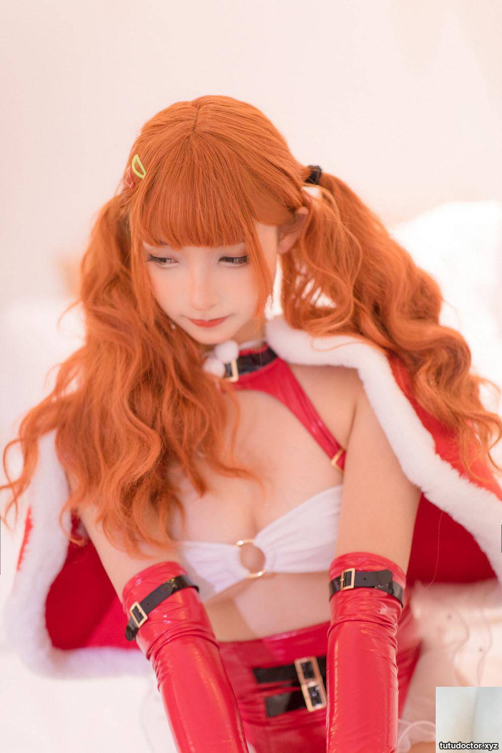 Kagakusaka Mafuyus sexy high-cut outfit in Christmas Girls 3 · photo 64 of 74