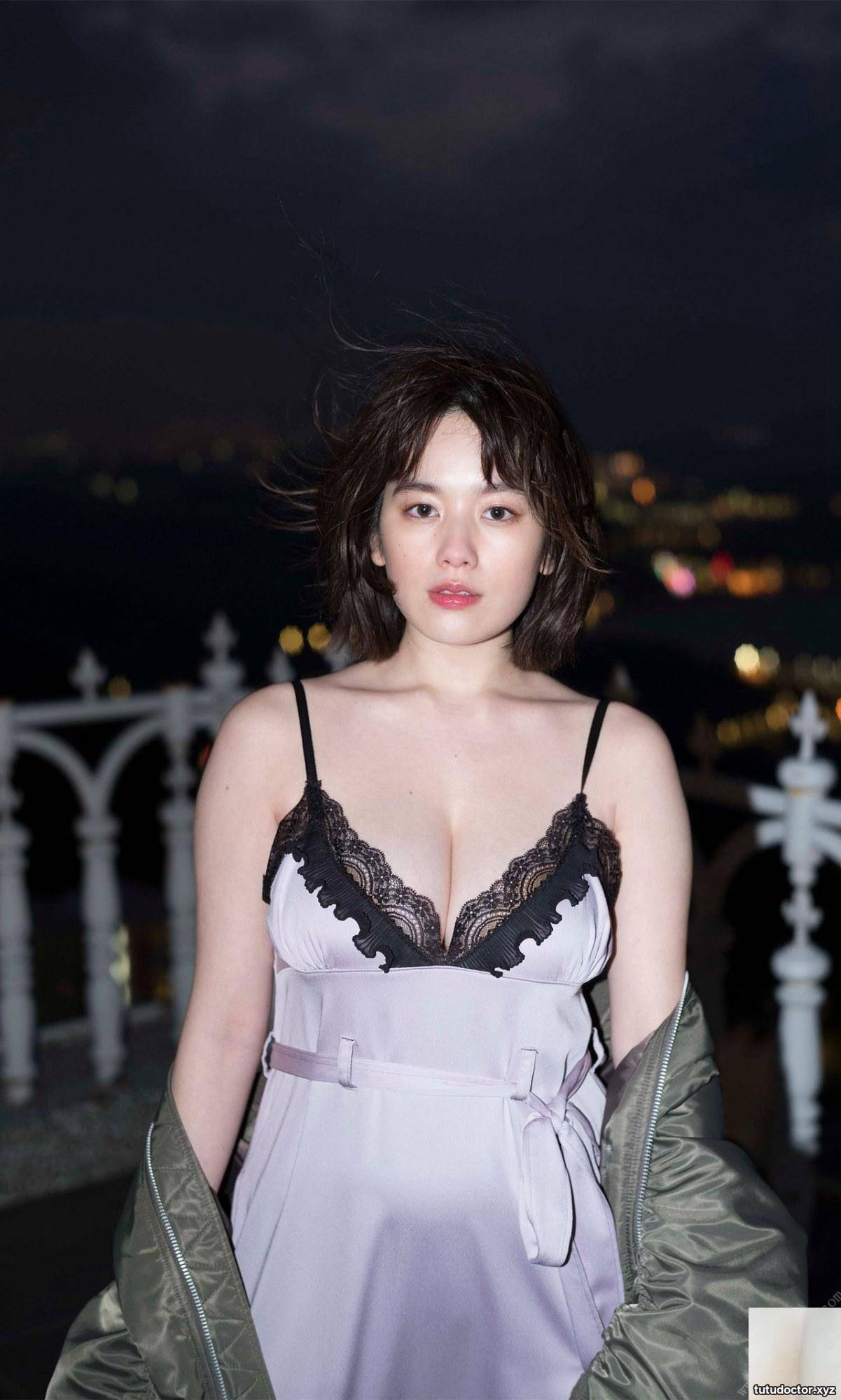(Miwako Kaki) Freeing up the breasts will make you dizzy just looking at them, there are so many eye-catching benefits (45P)