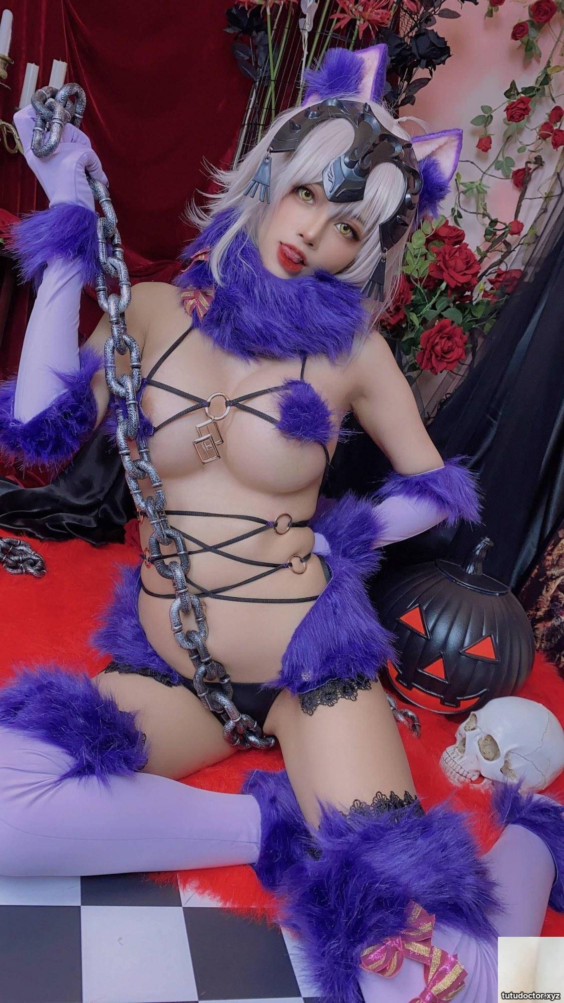 Welfare girl Byoru Halloween VIP exclusive · photo 36 of 55