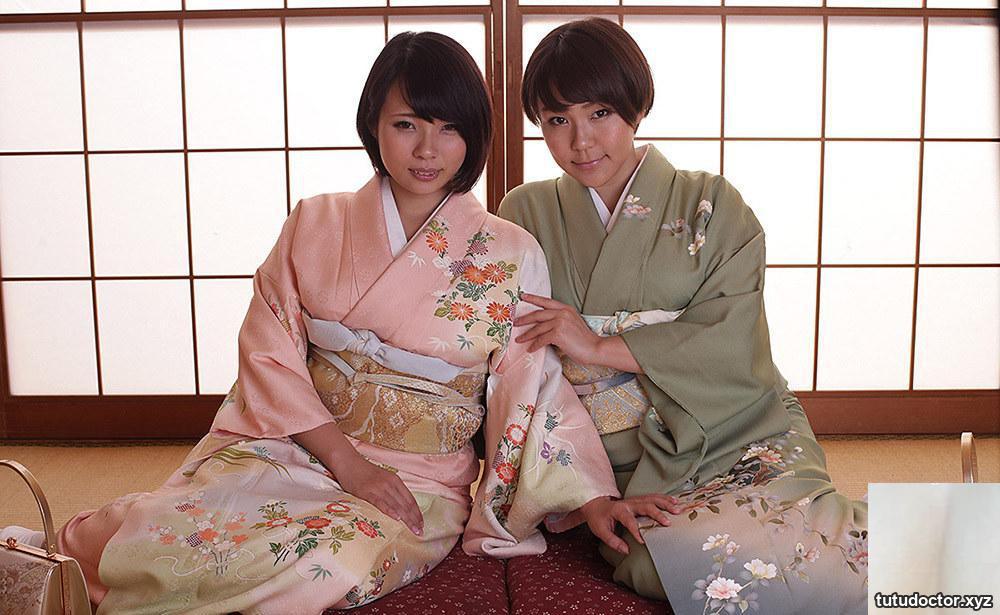 Sakuya Nishizono, Miu Yuuki: Happy New Year! Drunk, loud and · photo 4 of 40