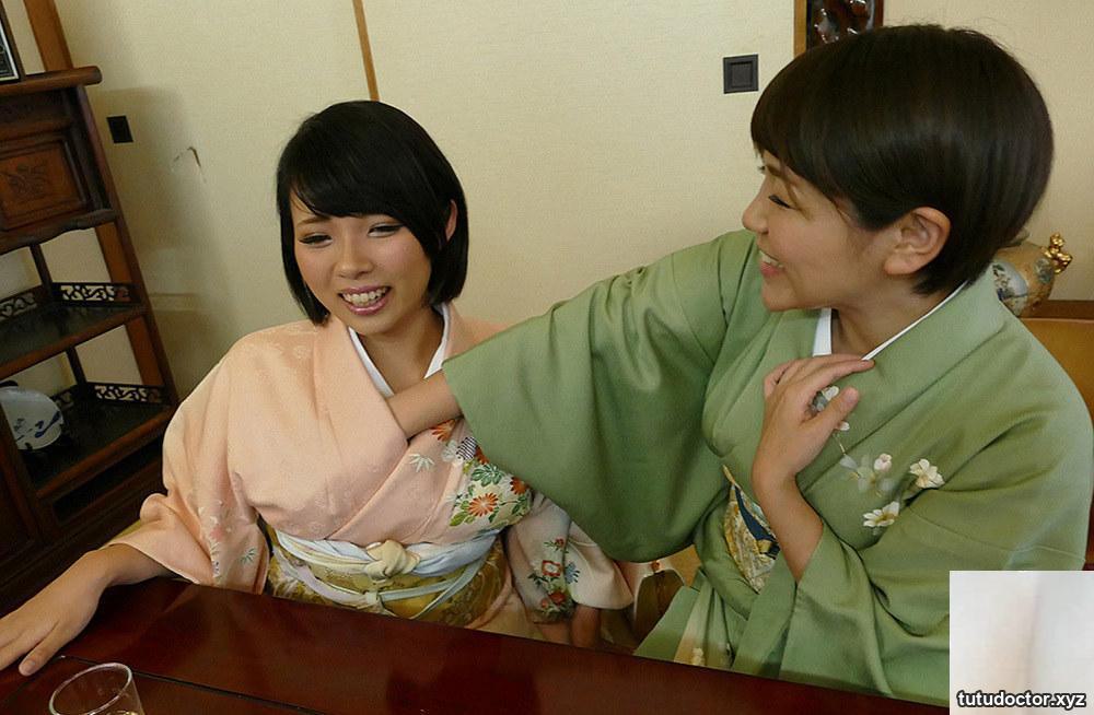 Sakuya Nishizono, Miu Yuuki: Happy New Year! Drunk, loud and · photo 9 of 40