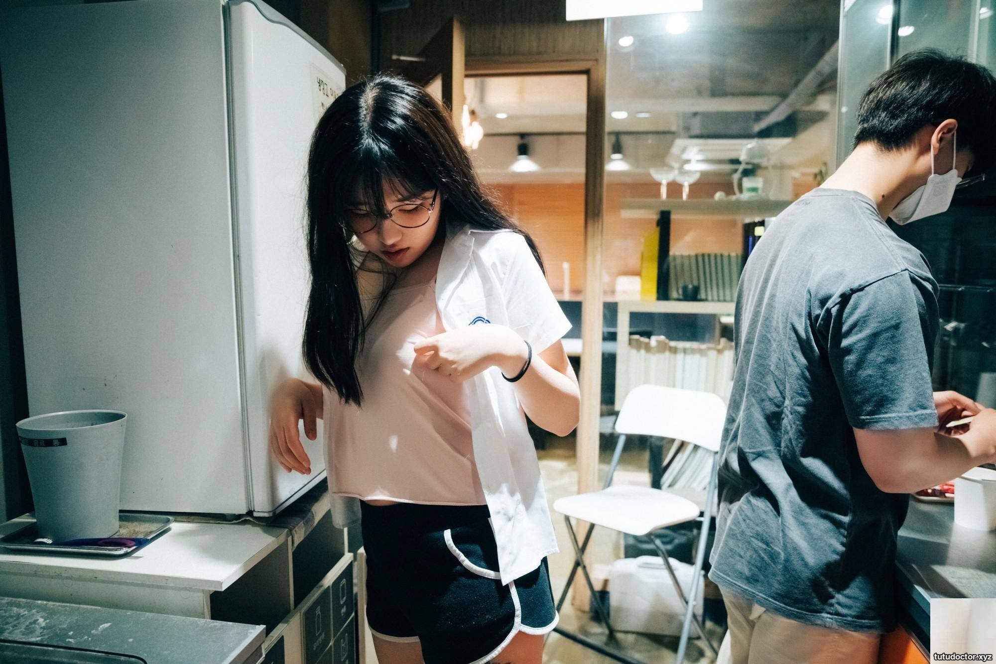 Sonson (손손) Library Girl 2 exposes her tender breasts and makes · photo 22 of 67