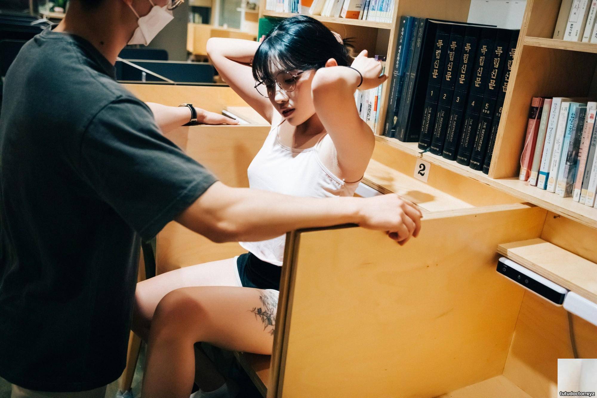 Sonson (손손) Library Girl 2 exposes her tender breasts and makes · photo 26 of 67