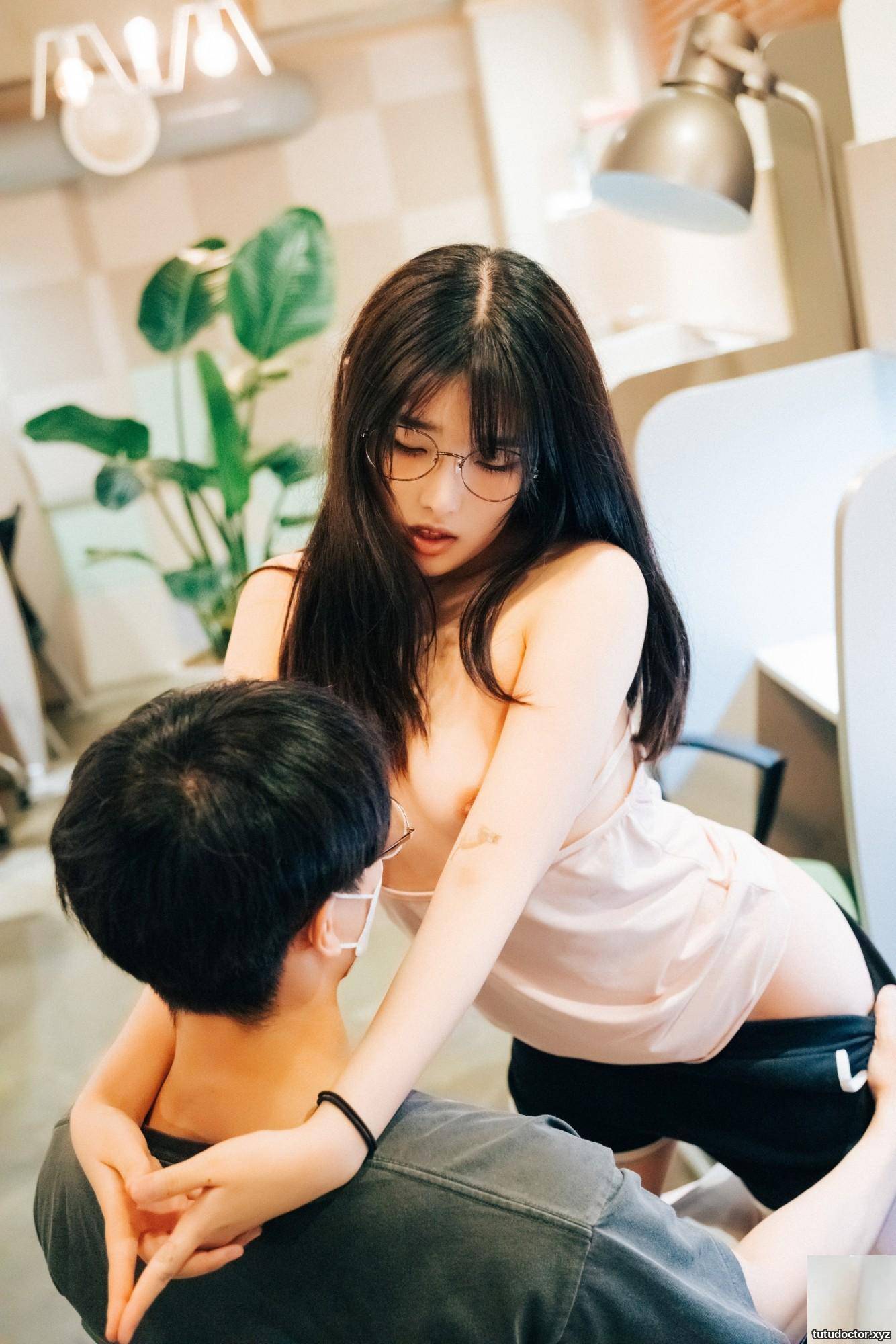 Sonson (손손) Library Girl 2 exposes her tender breasts and makes · photo 38 of 67