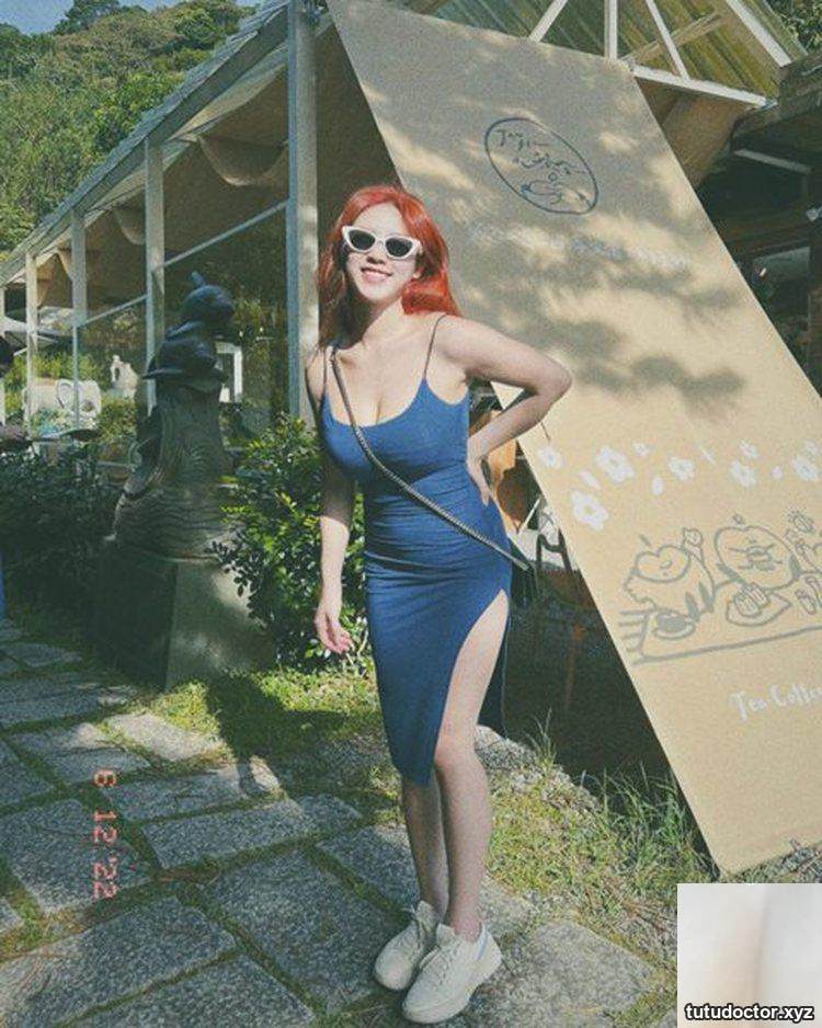 The busty girl Yingying has full and super elastic breasts, and · photo 6 of 10