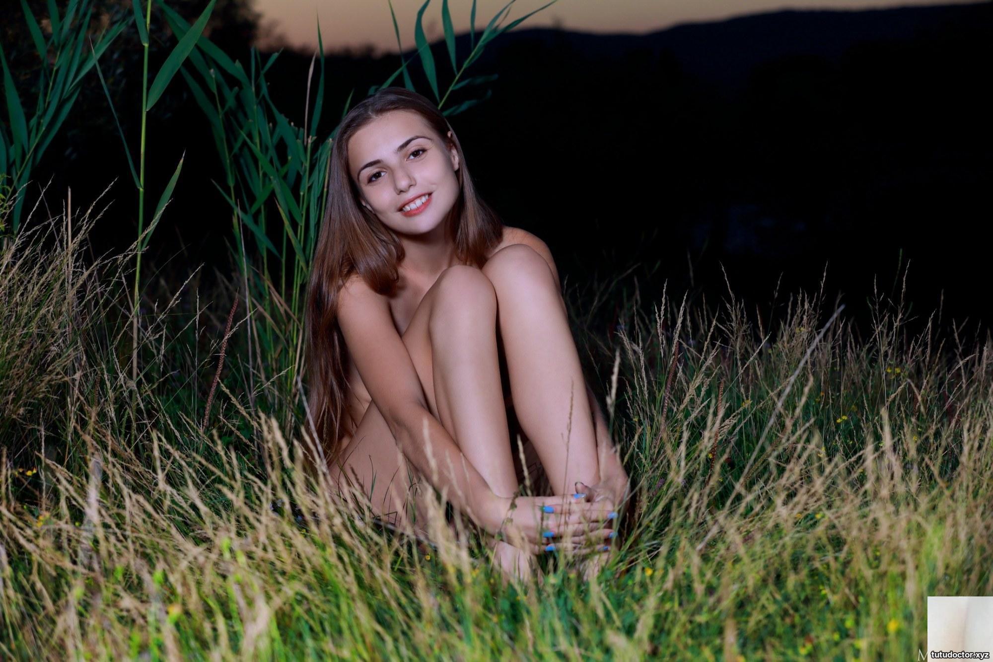 Elle Tan Sun Setting · photo 45 of 87