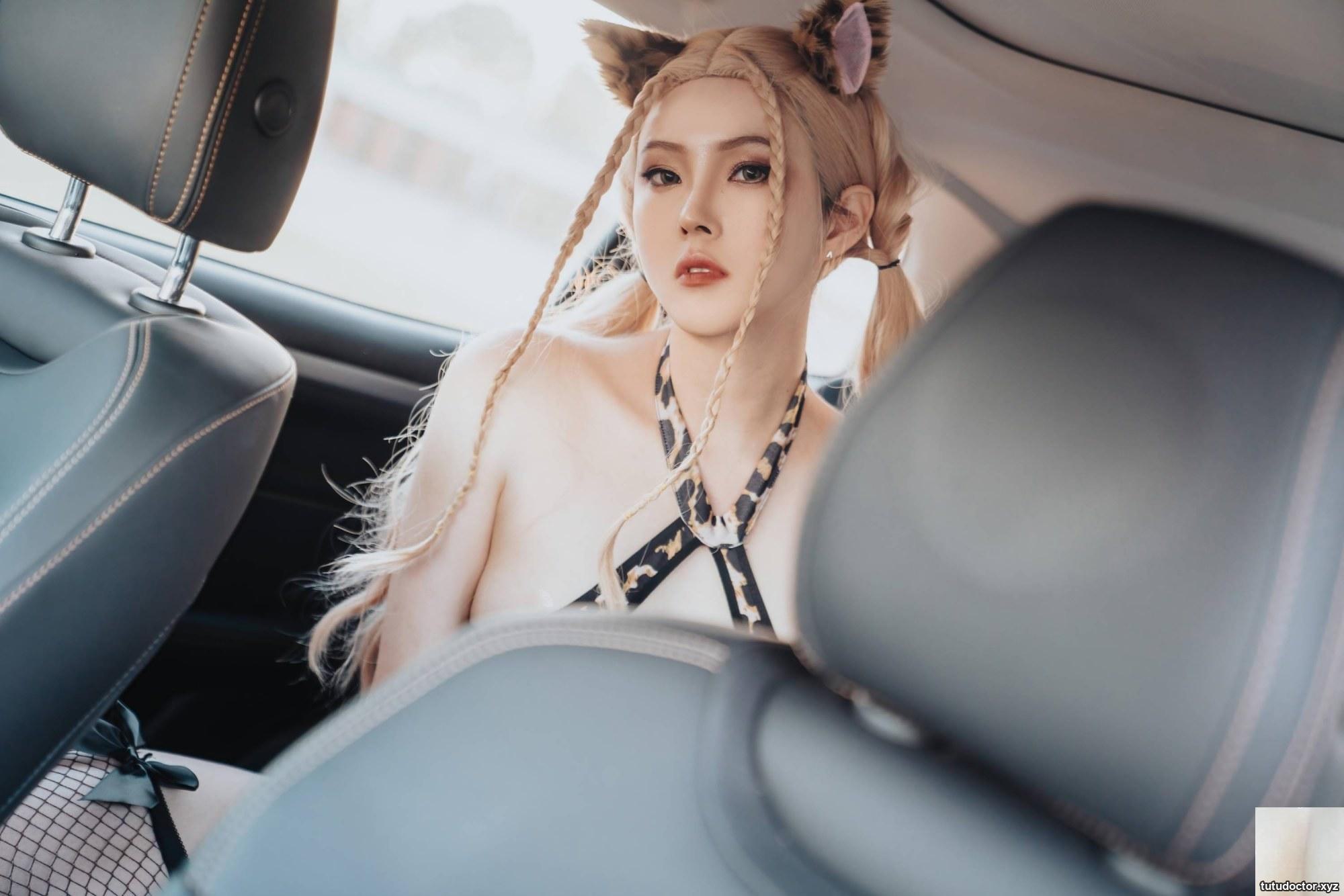 Welfare girl Xia Xiazis Leopard Print X Car VIP Exclusive · photo 23 of 41