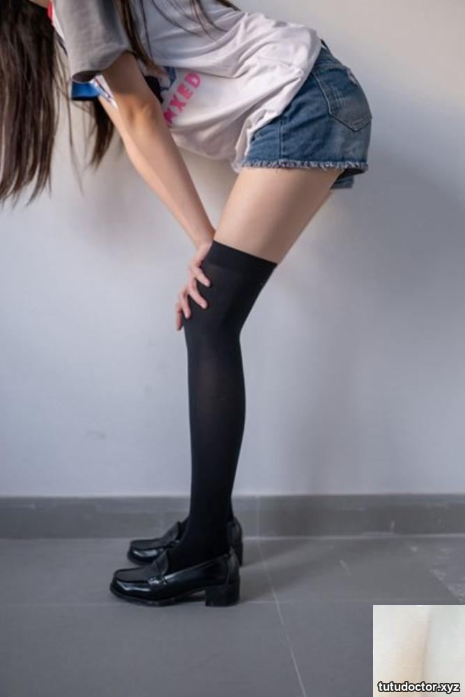 NO.113 Black silk denim shorts · photo 2 of 47