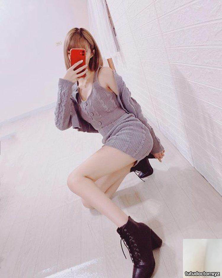 The top goddess Ga Lin has white tender breasts filling the · photo 3 of 10