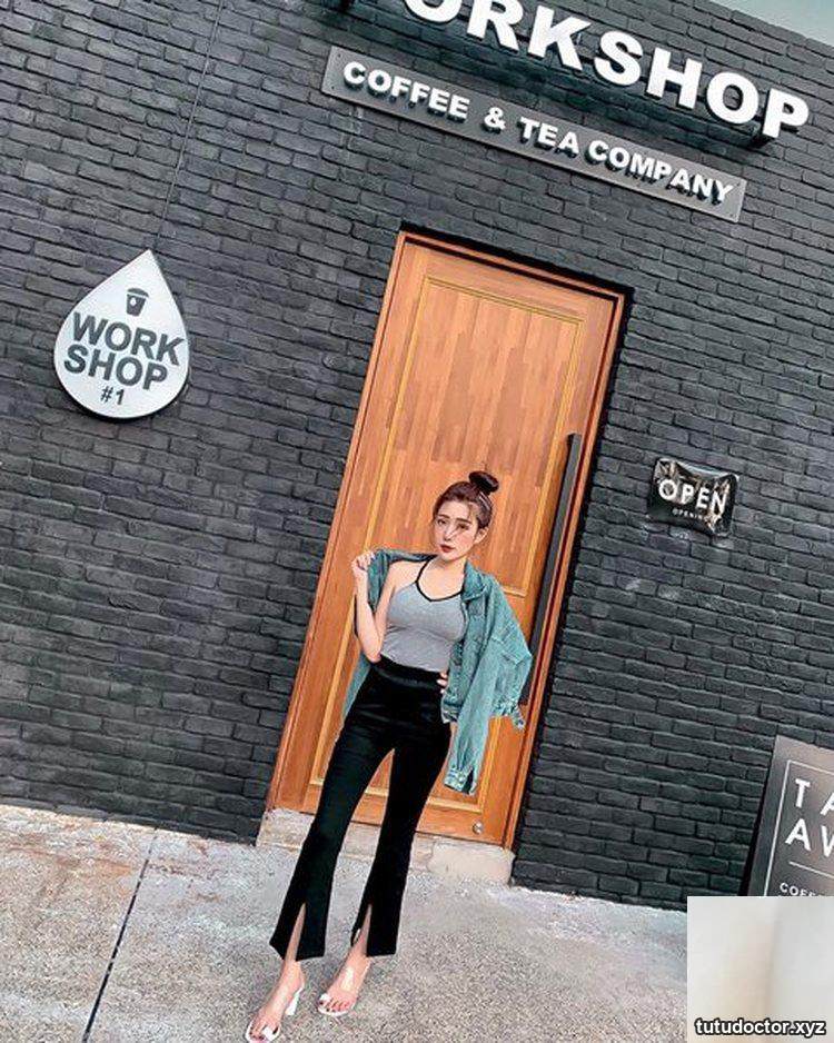 Shes so good at showing off. Get her a new newspaper~ Jie Xin · photo 13 of 20