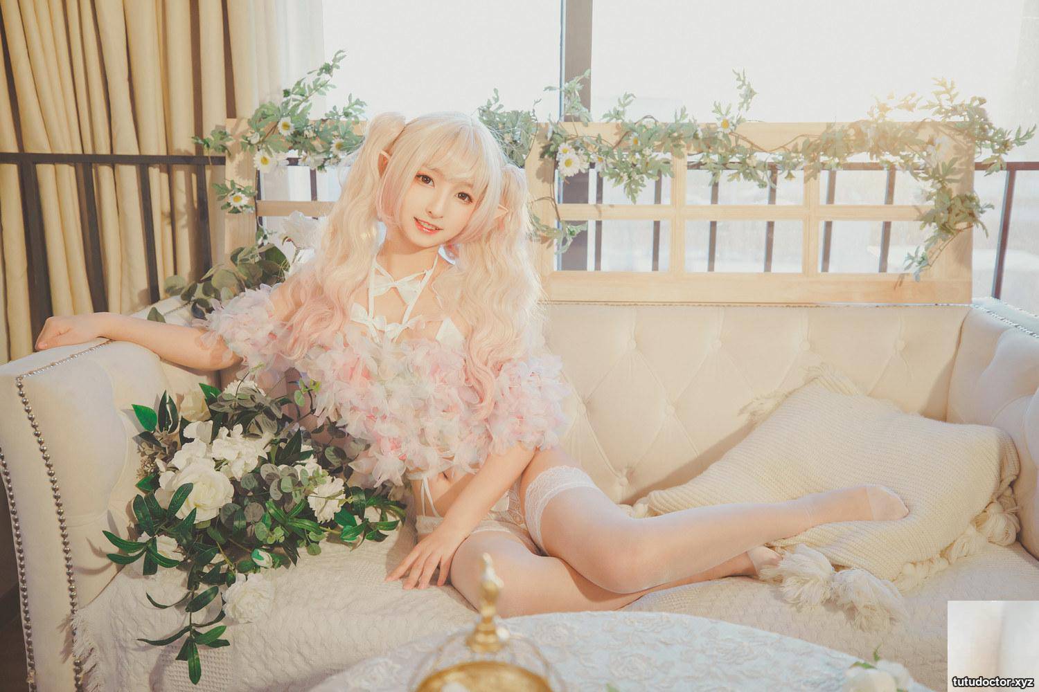 Kamikazaka Mafuyus Blonde Doll is upright and full of charm · photo 25 of 82