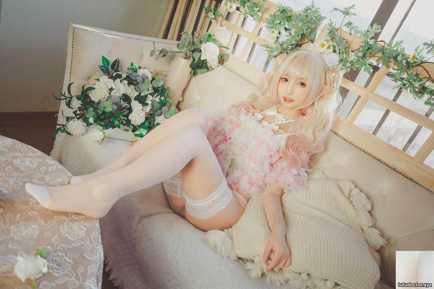 Kamikazaka Mafuyus Blonde Doll is upright and full of charm · photo 37 of 82