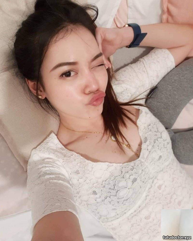 Internet pictures of beautiful women disappearing quickly · photo 5 of 13