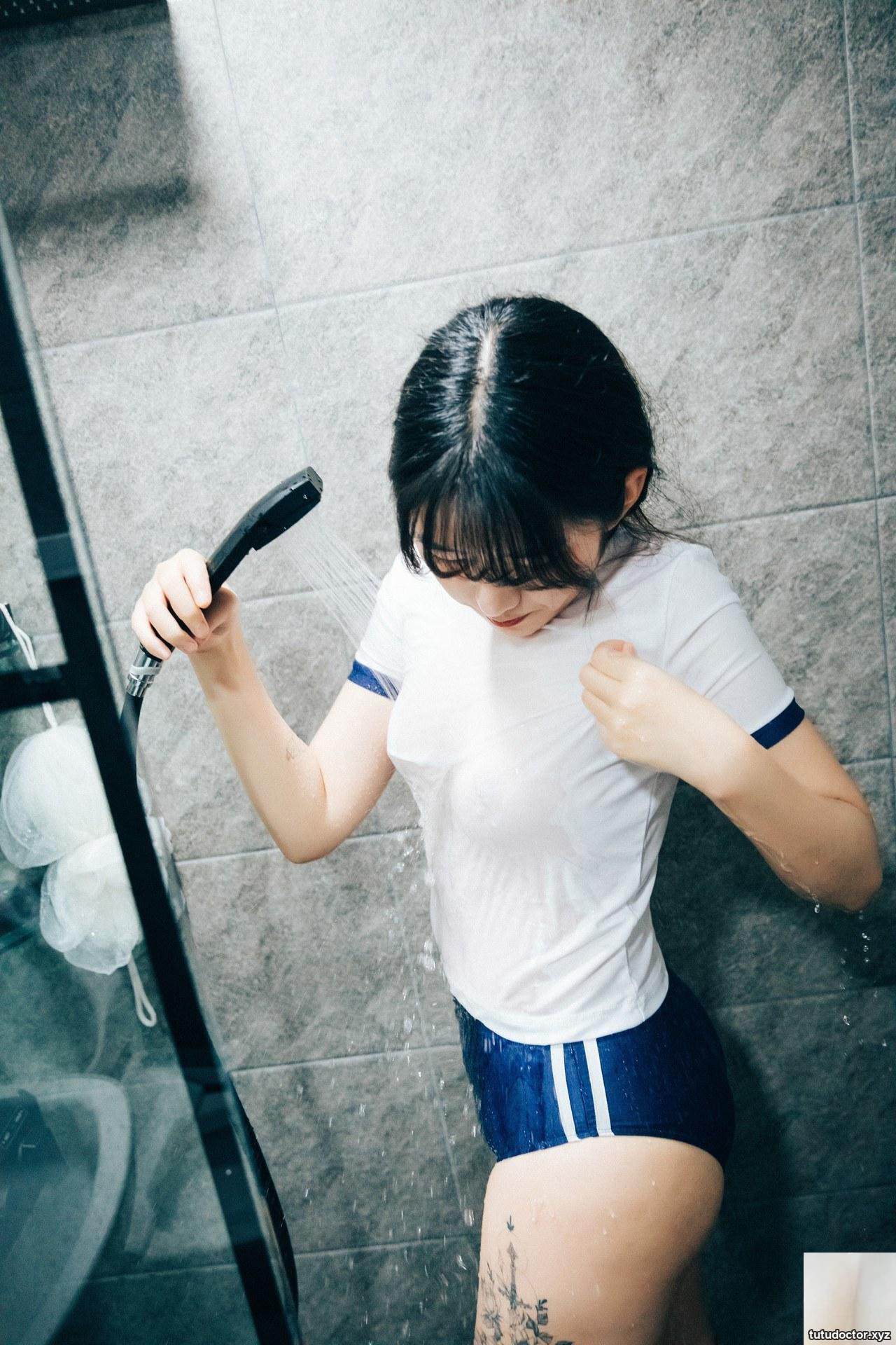 Sonson 손손, (Loozy) Date at home (+S Ver) · photo 9 of 33