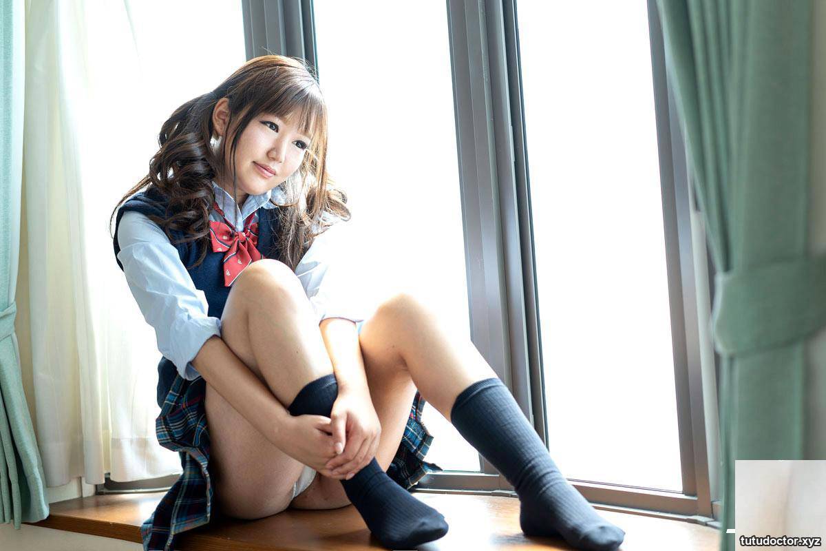 Rin Aizawa Double penetration into a maid who exudes her own sex · photo 20 of 27