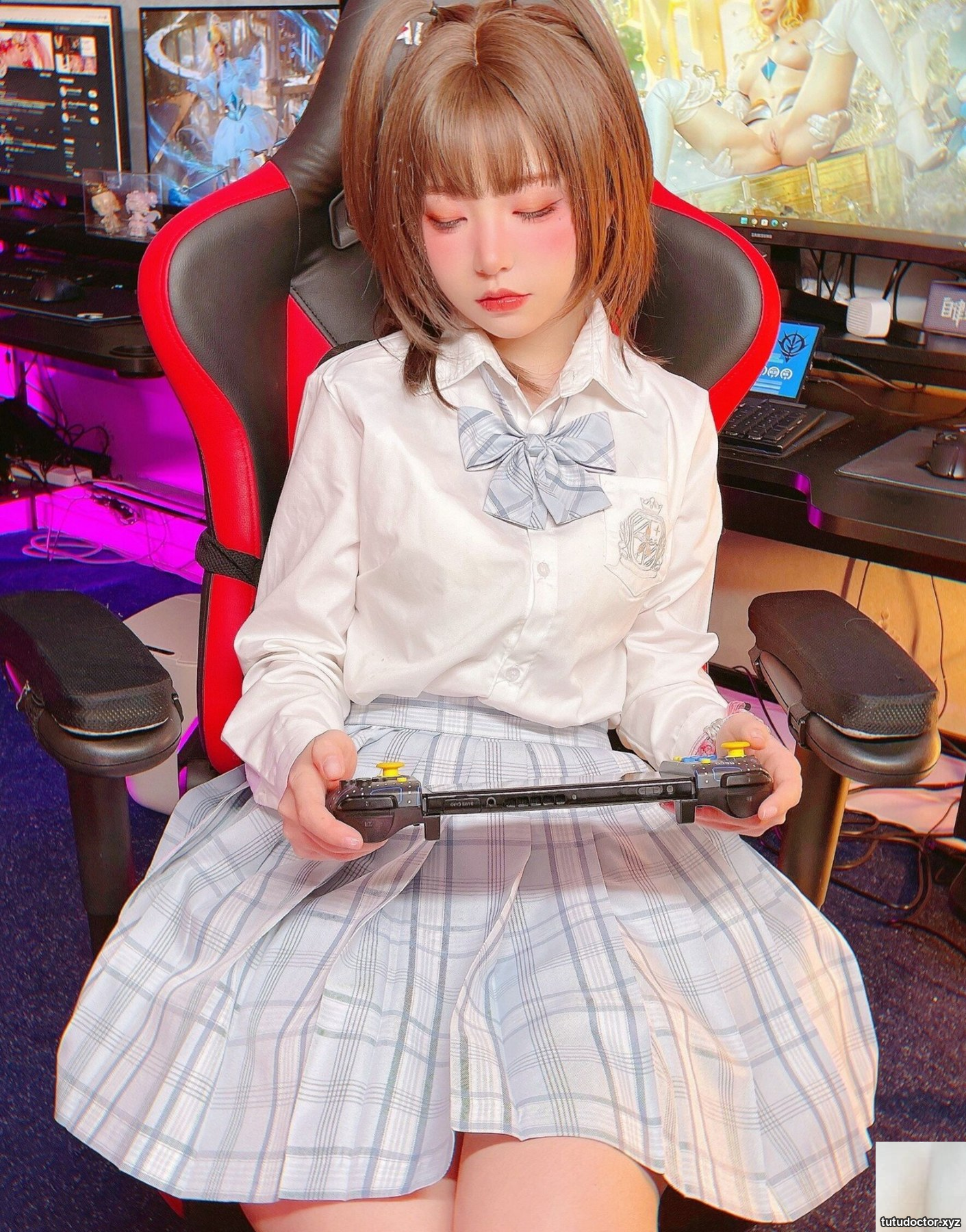 Welfare Girl-Meow Xiaoji Xiaojis Video Game Time · photo 32 of 45