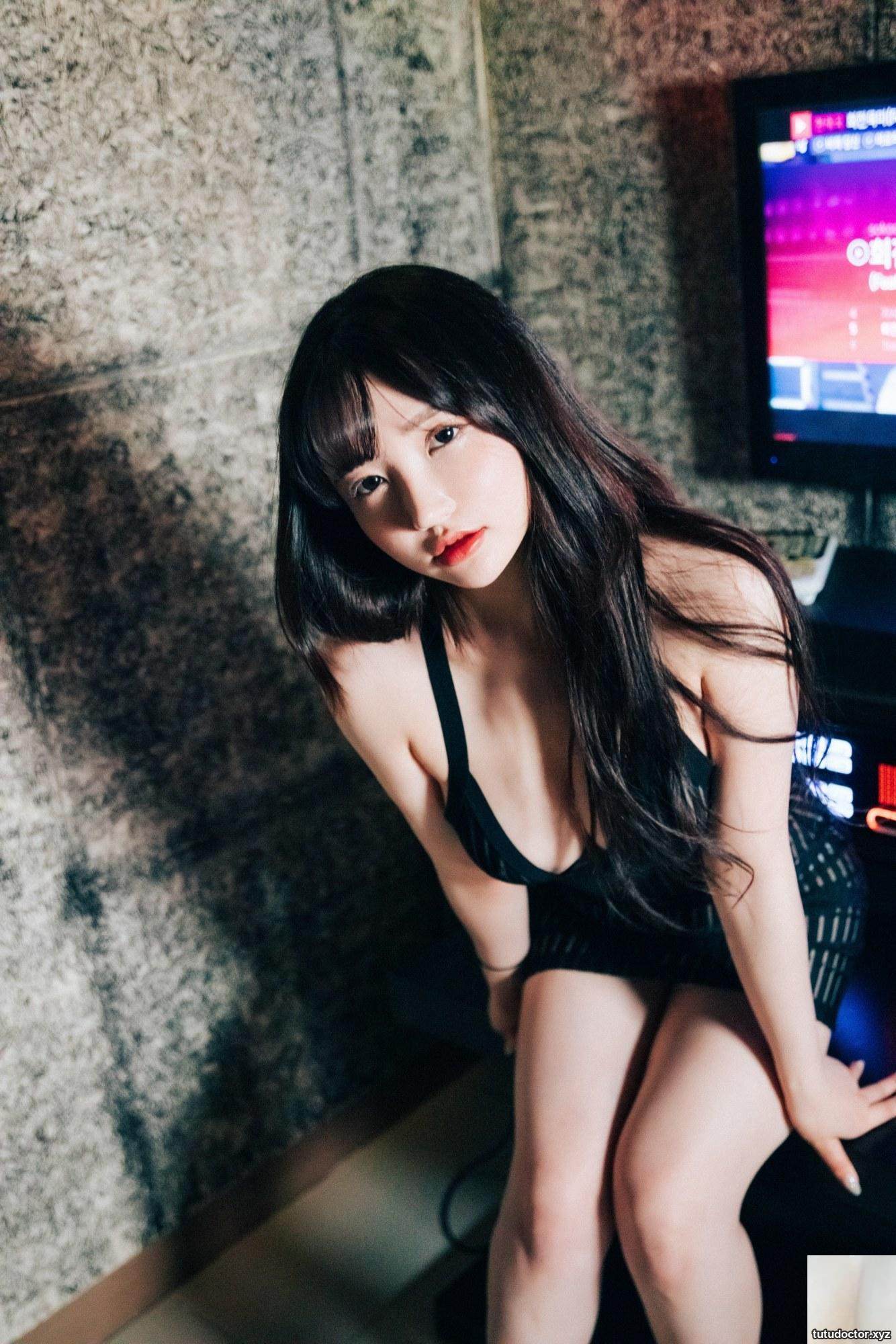 손예은(Sun Lele) Pool Girl is too hot · photo 46 of 98