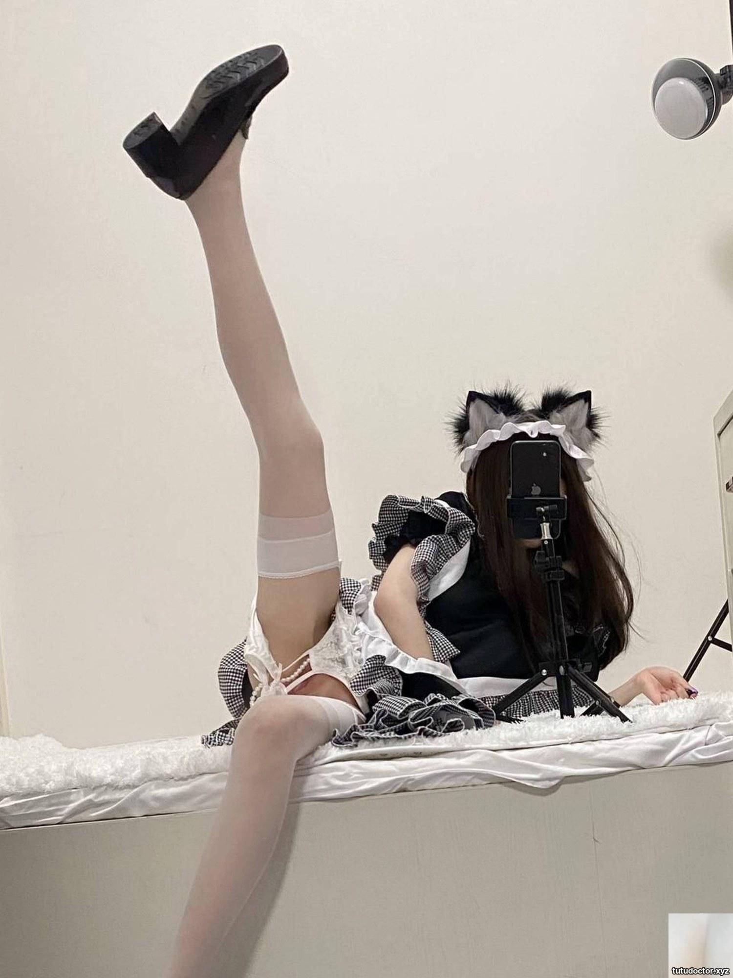 Welfare Girl Xian Xiantao Cat-Ear Maid VIP Exclusive · photo 34 of 44