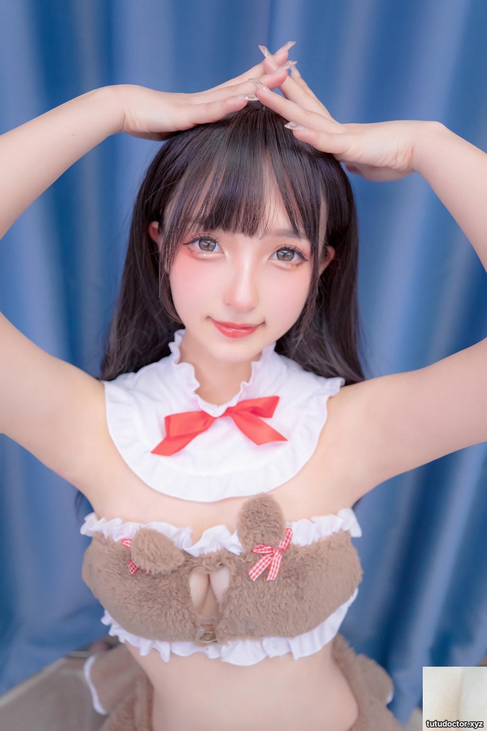 Kagakusaka Mafuyus Bear Girl The innocent look inspires a desire · photo 50 of 75