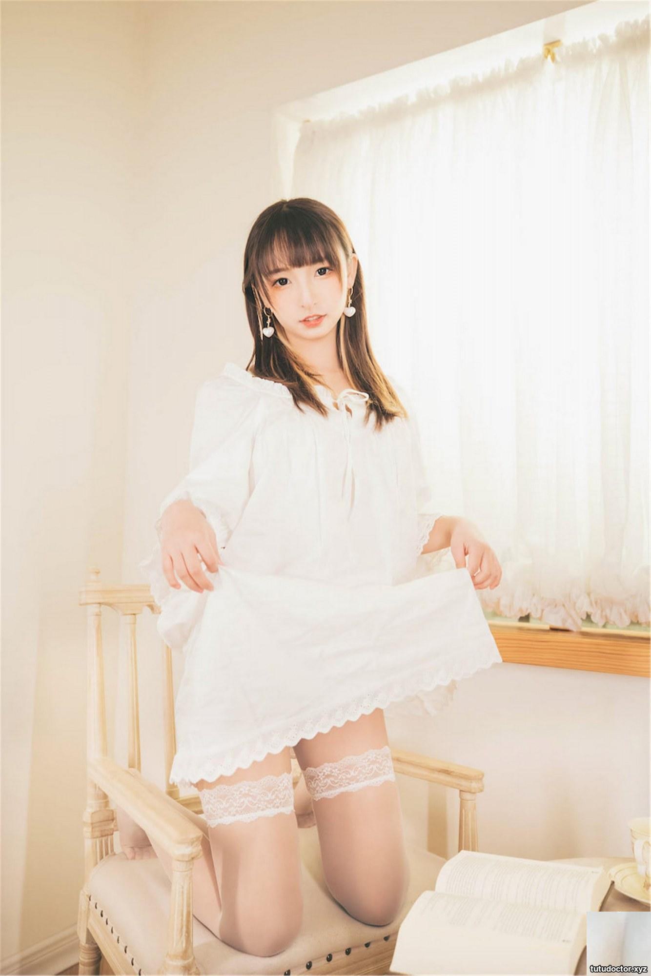 Kagakusaka Mafuyus White Stockings Realm 2 close-up of beautiful · photo 51 of 78