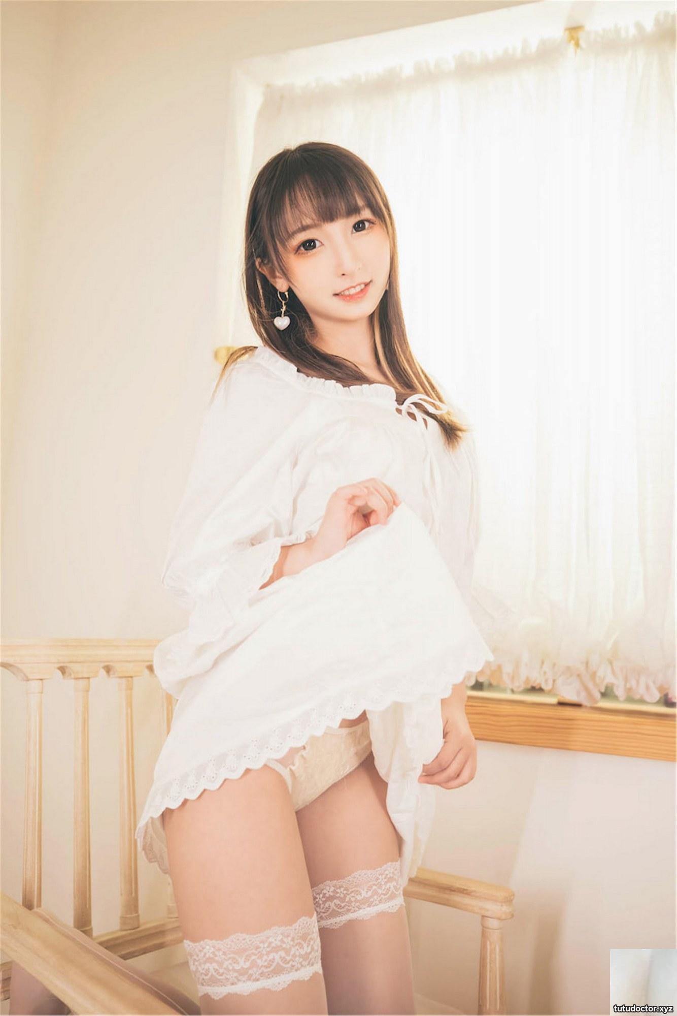 Kagakusaka Mafuyus White Stockings Realm 2 close-up of beautiful · photo 52 of 78