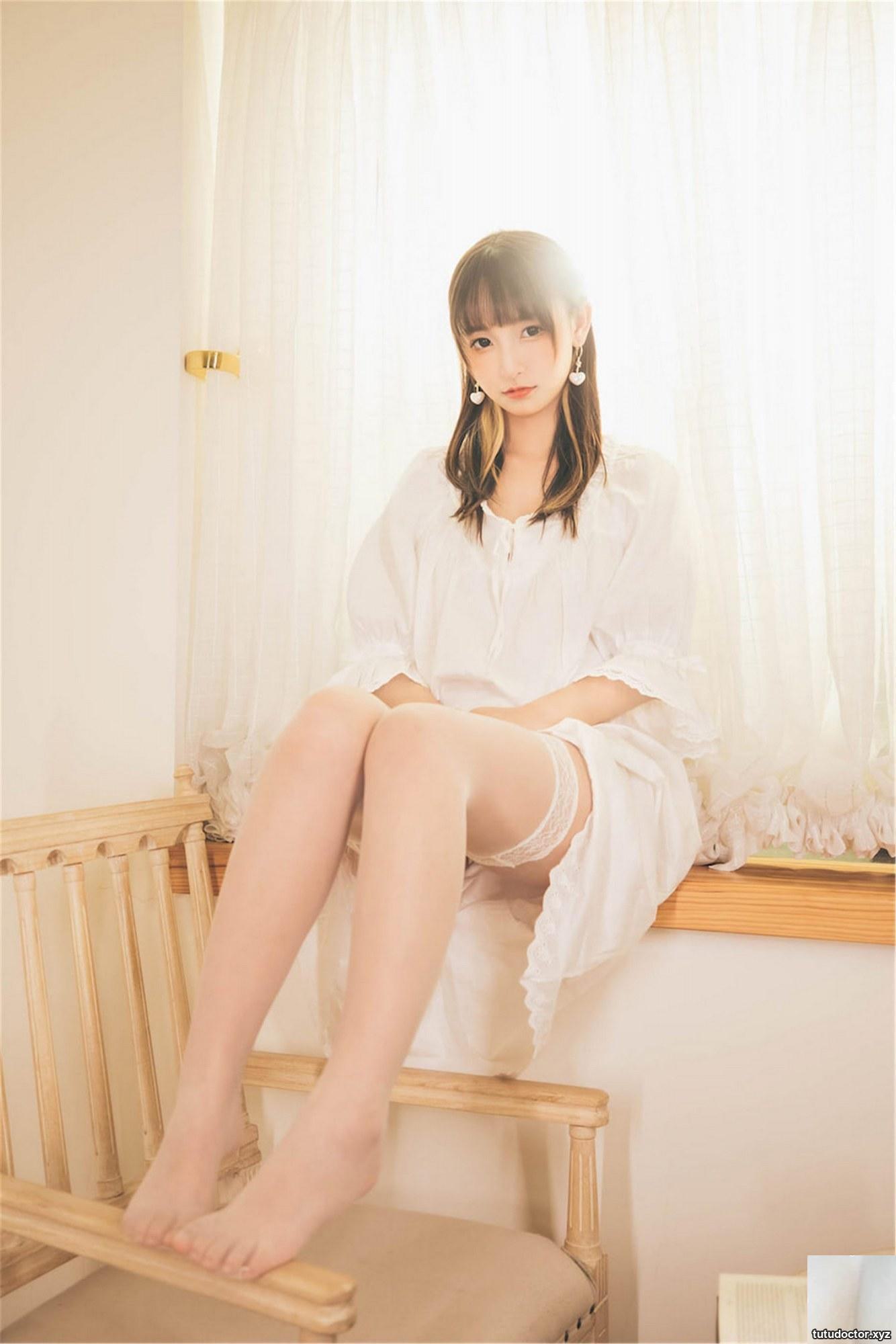 Kagakusaka Mafuyus White Stockings Realm 2 close-up of beautiful · photo 73 of 78