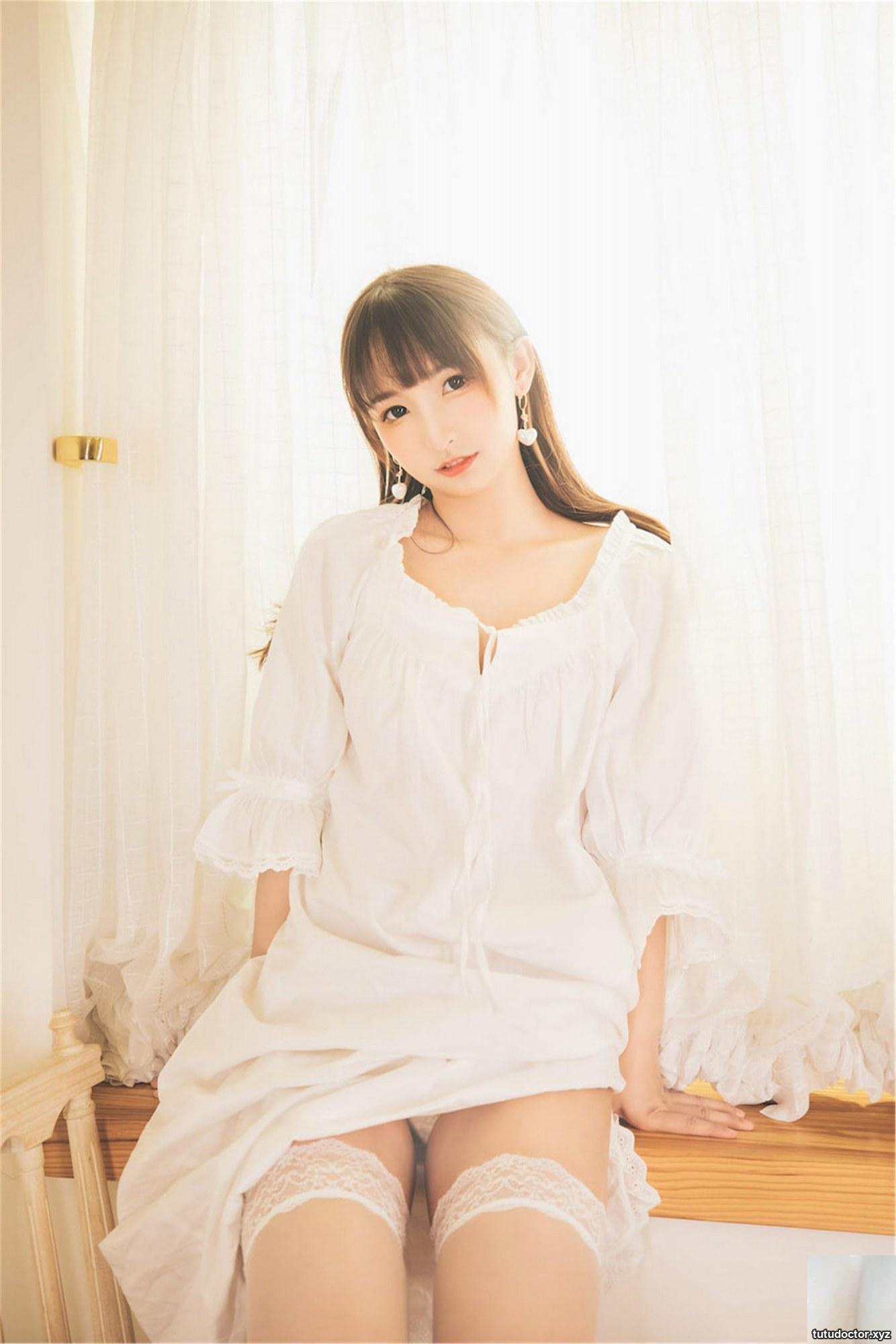 Kagakusaka Mafuyus White Stockings Realm 2 close-up of beautiful · photo 77 of 78