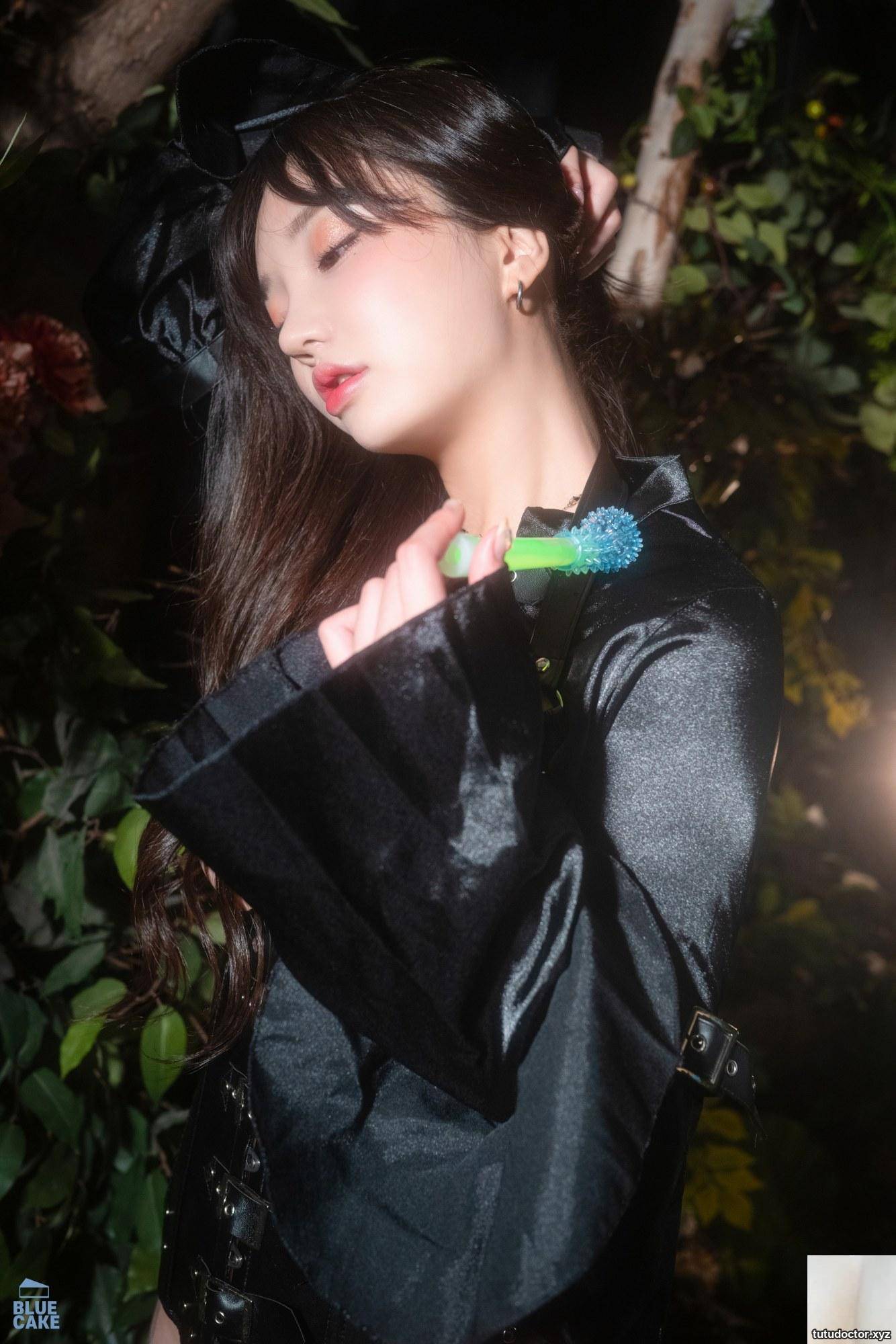 손예은(Sun Lele) Black Vest is full of sincerity in teasing in · photo 45 of 74
