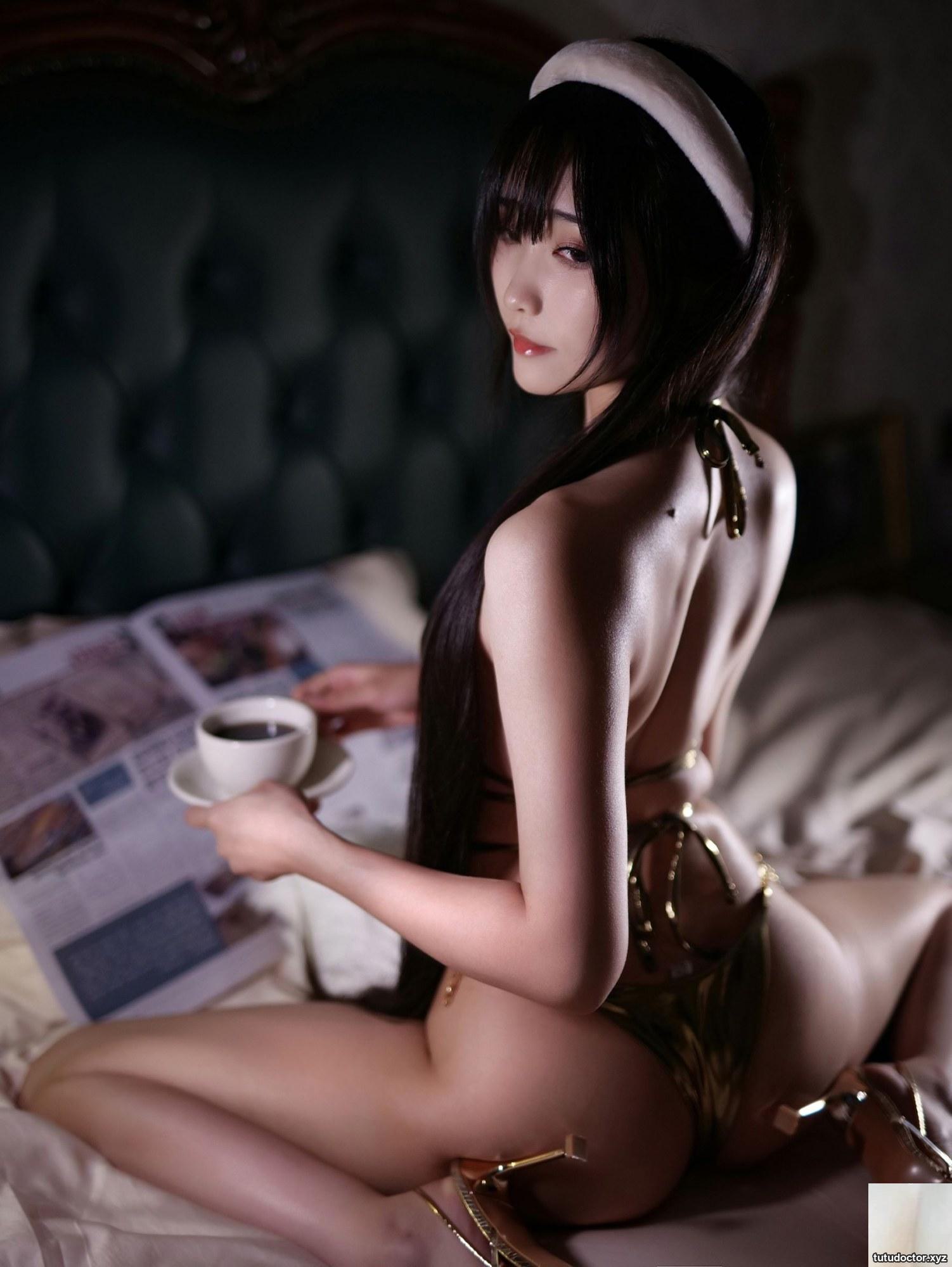 Xiao Meiyan – The Beauty in the Chaos Room · photo 32 of 50