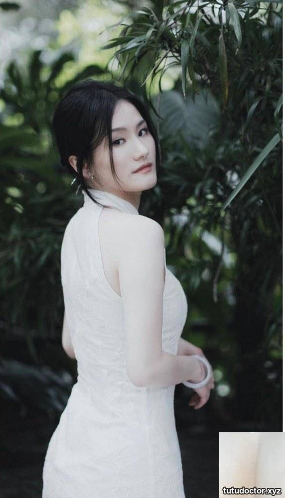 Sexy breast girl · photo 6 of 11
