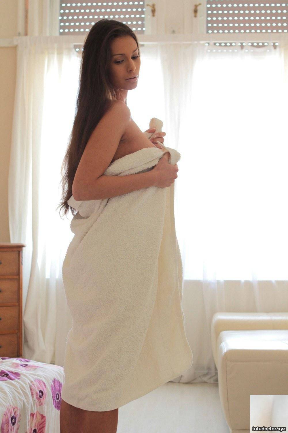 VivThomas – Lia Tailor – Divine · photo 15 of 103