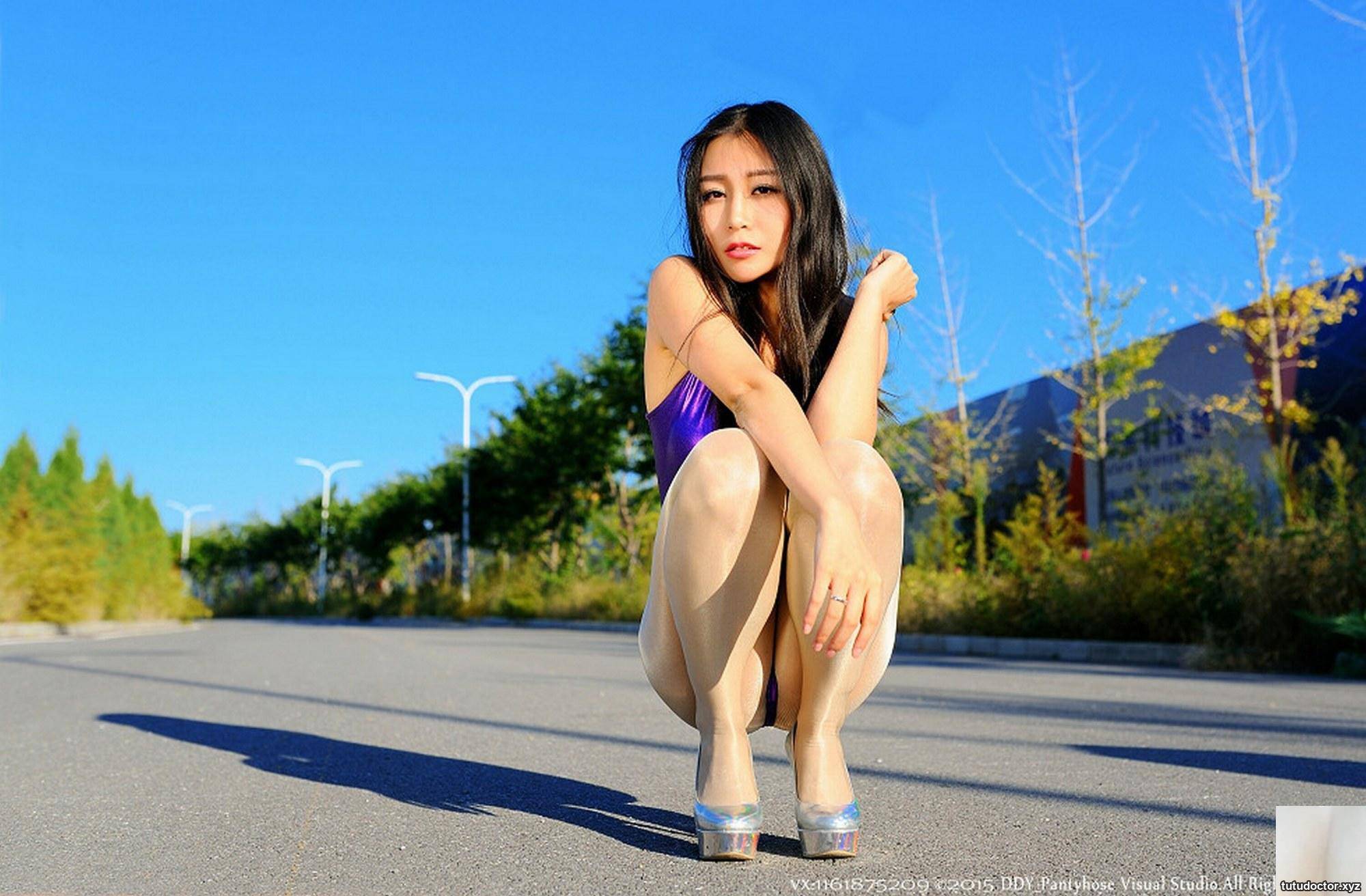 Beautiful model Jolin sister sexy bright stockings · photo 40 of 53