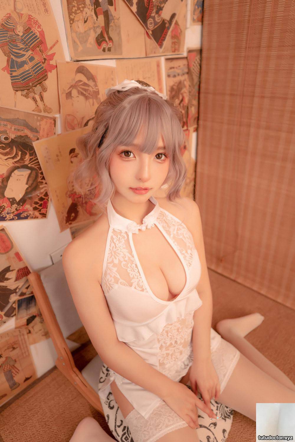 Kanamezaka Mafuyu’s “White Cheongsam 2” sexy exposed breasts to increase her saucy (75P)