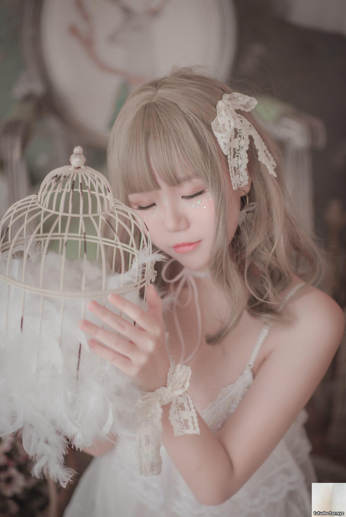 (Online collection) Welfare Girl-Yoko Zha Xia Cos white silk dress VIP exclusive (26